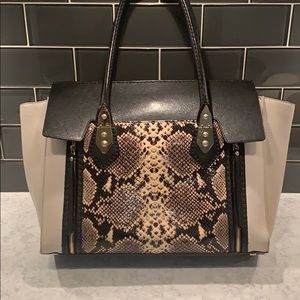 Henri Bendel purse